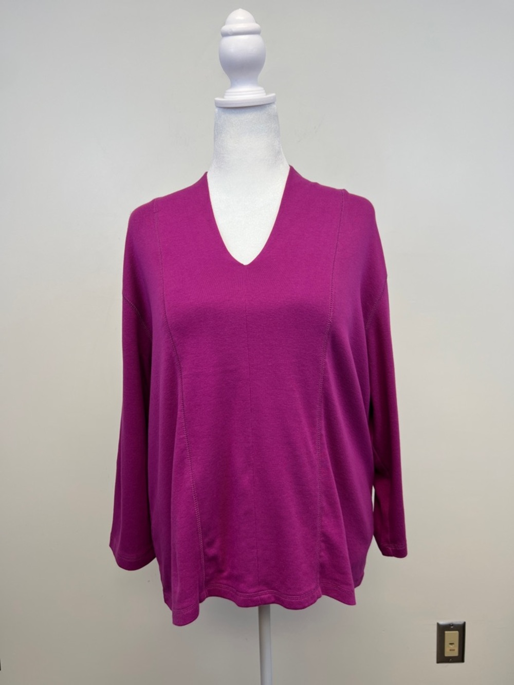 Rafaella Woman Sz 3X Bright Fuchsia Knit V-Neck Long Sleeve Lightweight Sweater